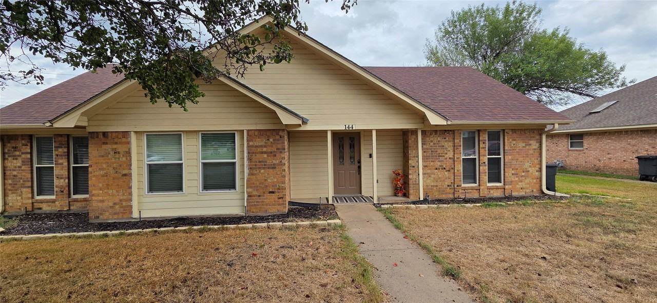 144 Hollie Cir - Photo 2 of 22