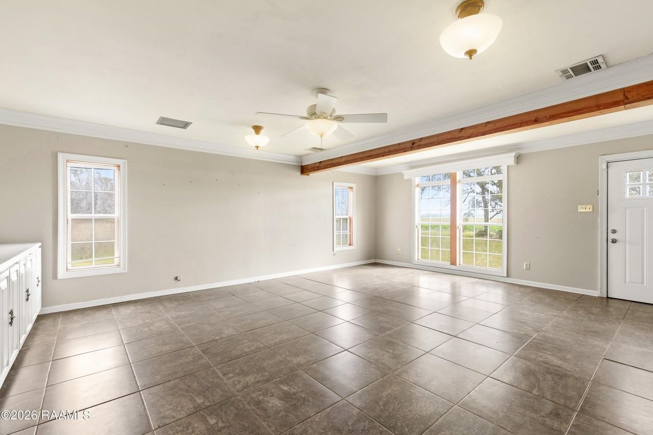 255 Saint Raphael Dr - Photo 4 of 26