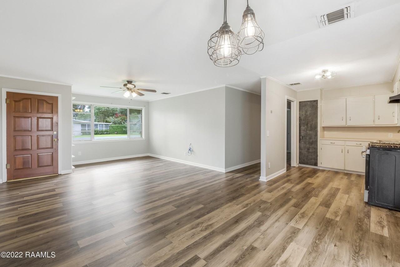 146 Antigua Dr - Photo 2 of 30