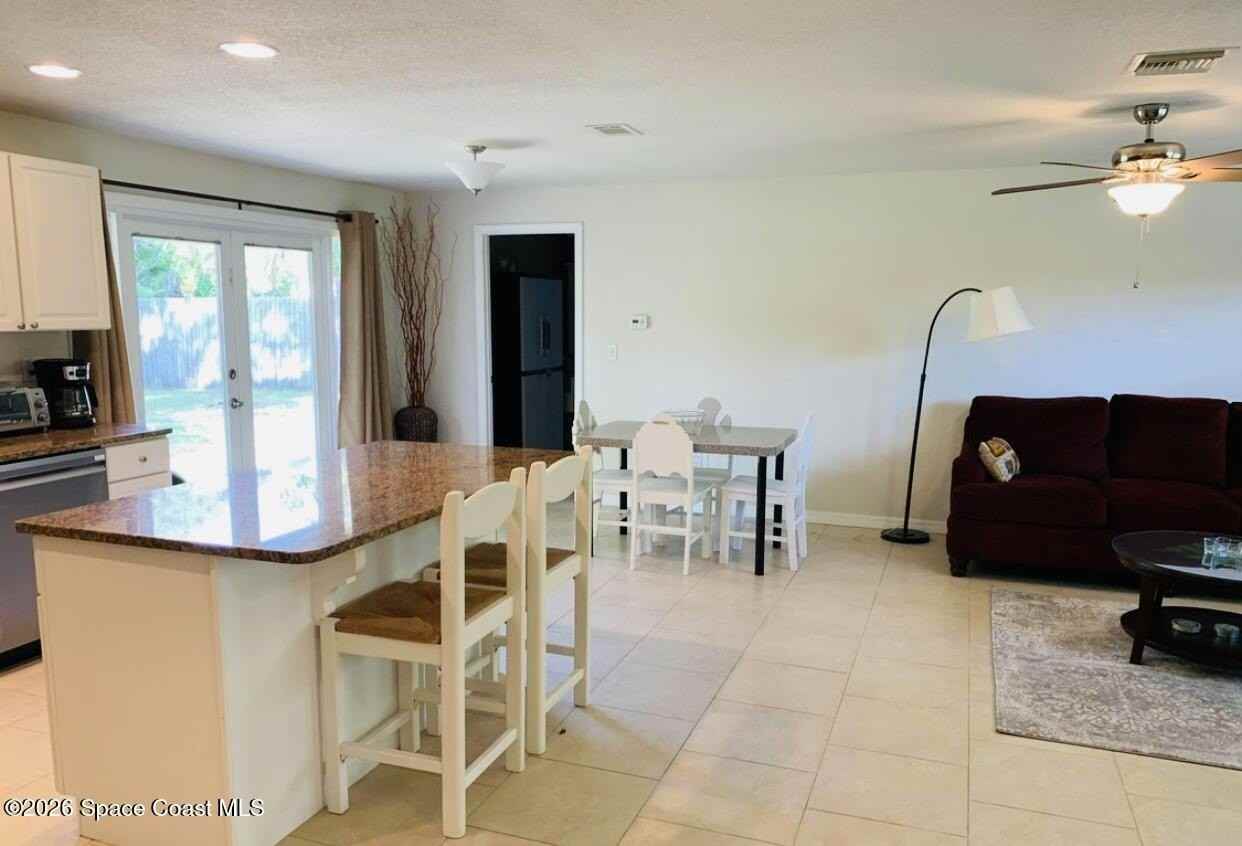 117 Fontaine St - Photo 4 of 18