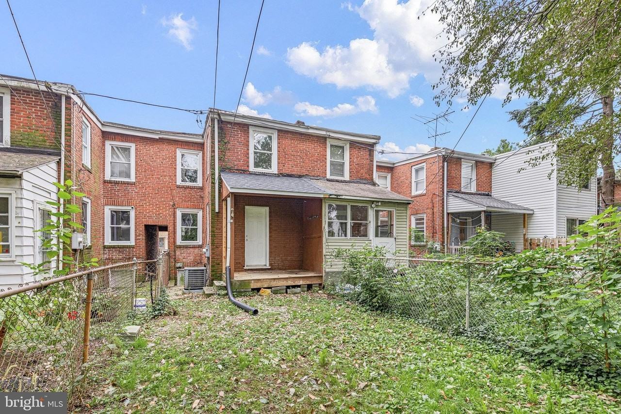 29 Denham Ave - Photo 5 of 20