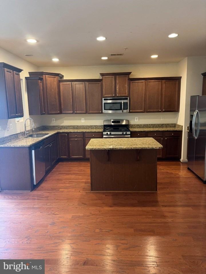 7568 STONEHOUSE Drive - Photo 2 of 44