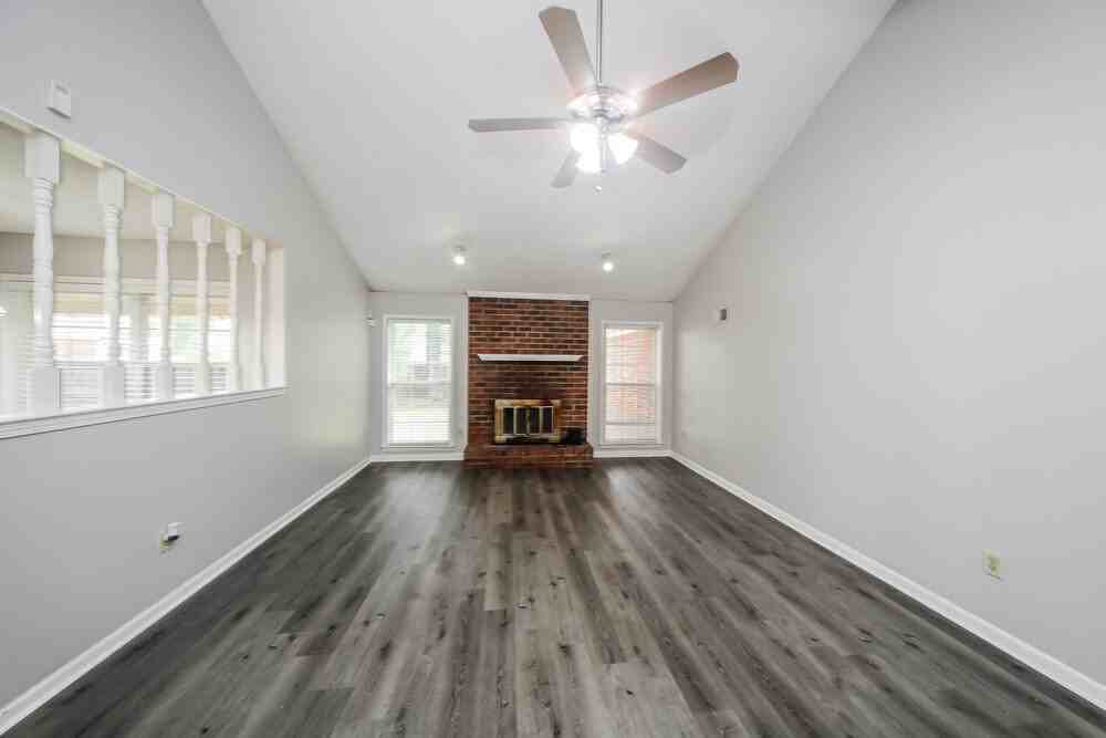 3824 Isleworth Dr - Photo 3 of 16