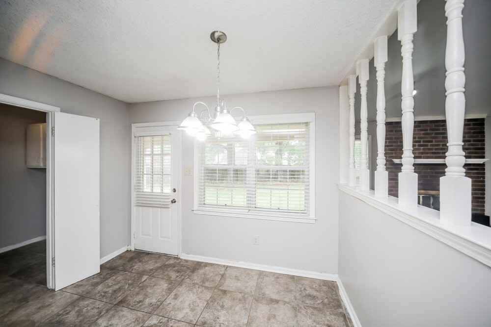 3824 Isleworth Dr - Photo 5 of 16