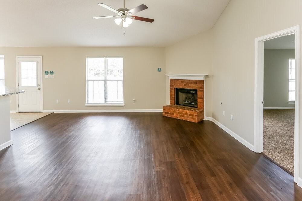 5332 Woodchase Dr - Photo 3 of 16