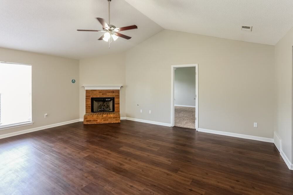5332 Woodchase Dr - Photo 4 of 16