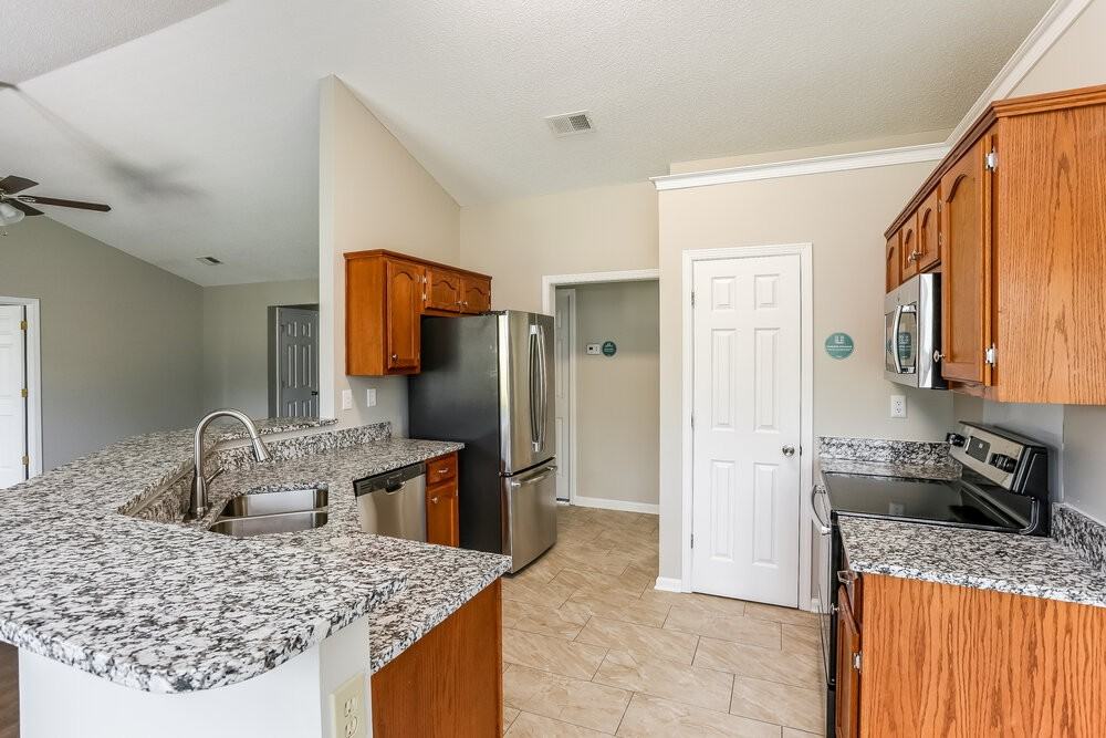 5332 Woodchase Dr - Photo 6 of 16