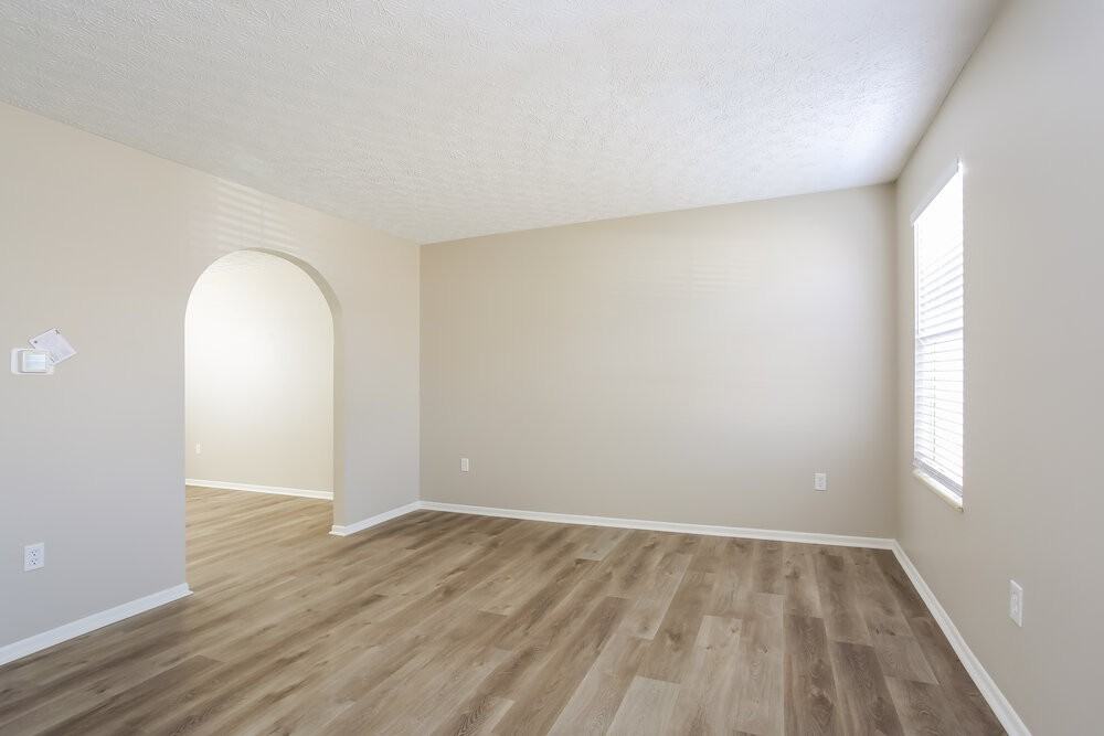2073 Carrollton Dr - Photo 5 of 18