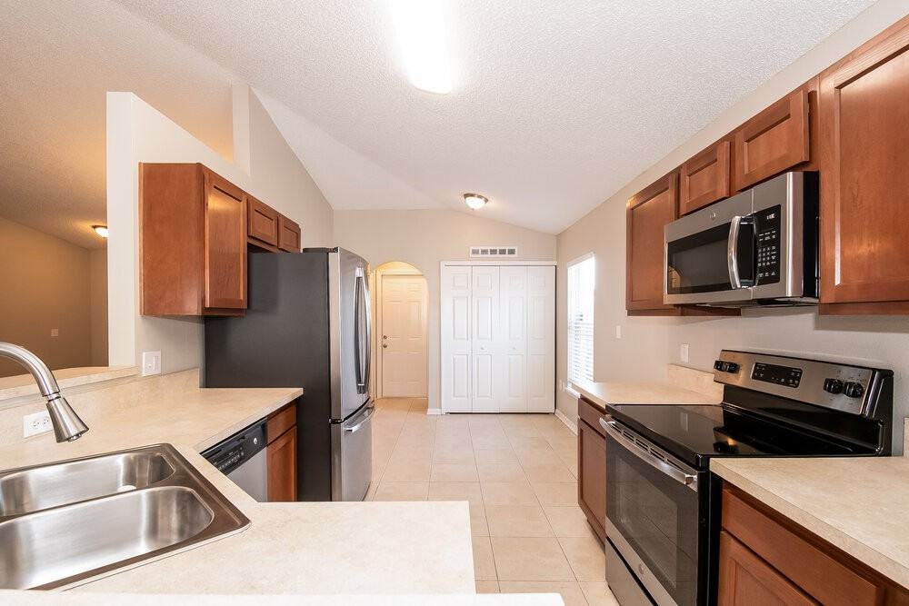 7403 Edenfield Park Rd - Photo 4 of 15