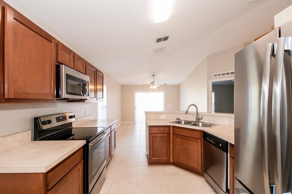 7403 Edenfield Park Rd - Photo 5 of 15