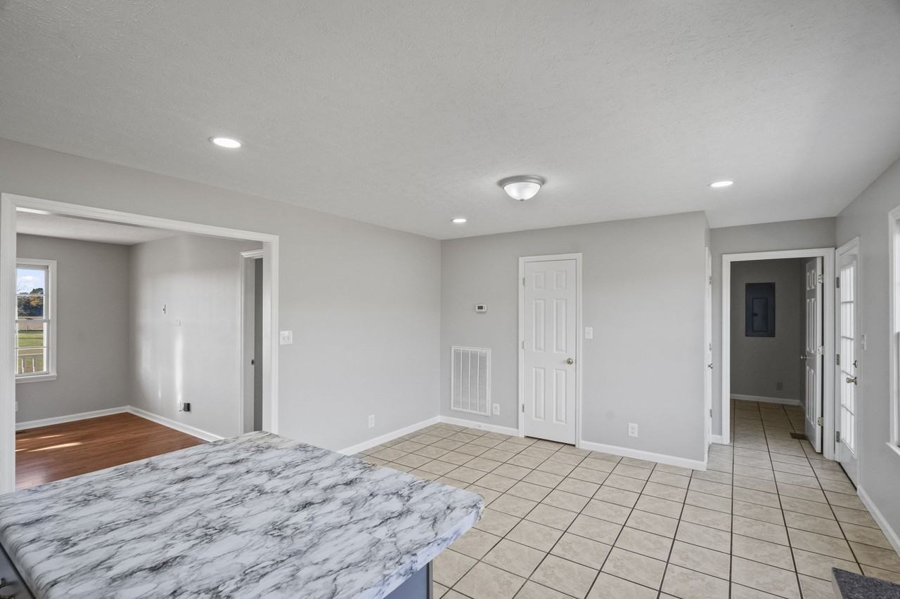 3974 N Pinson Rd #1 - Photo 7 of 46