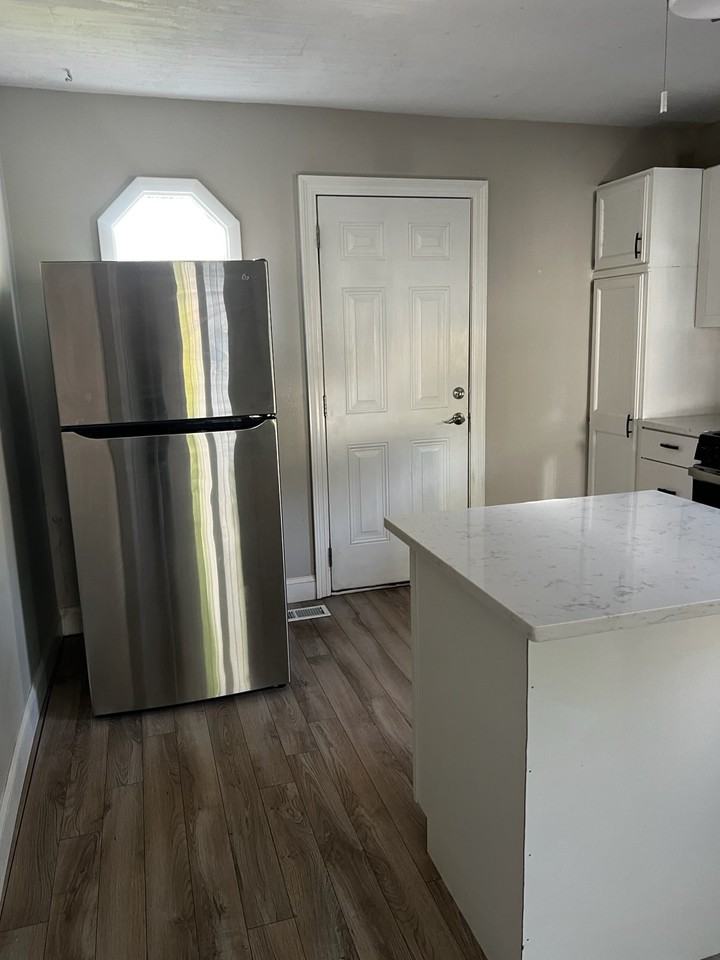 2402 Brasher Ave #1 - Photo 5 of 17