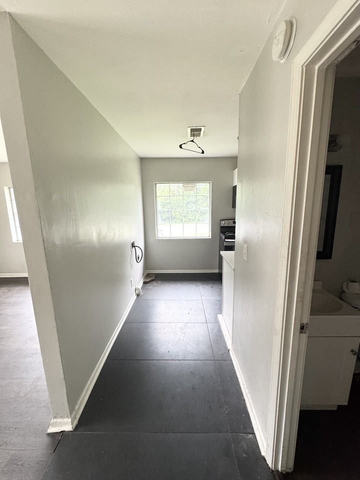 905 30th Ave N #A - Photo 7 of 13