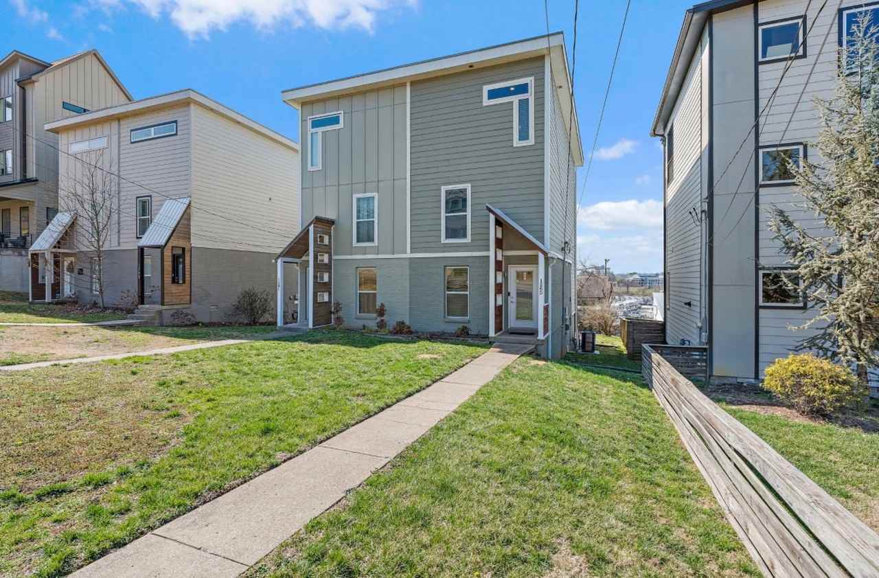 126D Fern Ave #1 - Photo 3 of 33