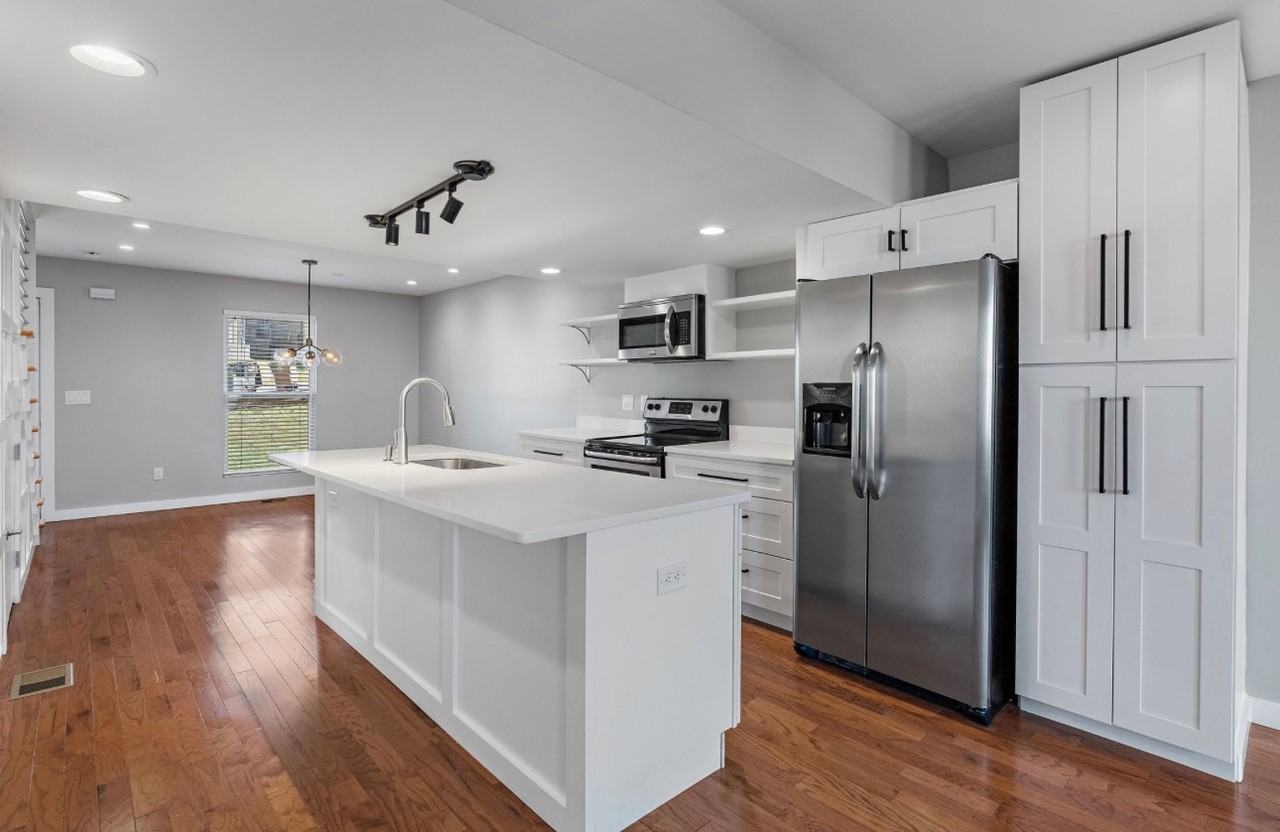 126D Fern Ave #1 - Photo 7 of 33