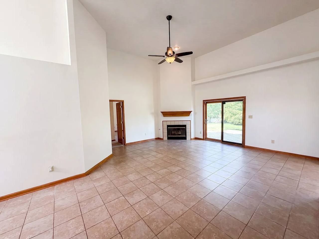 10047 Ironway Drive - Photo 2 of 10