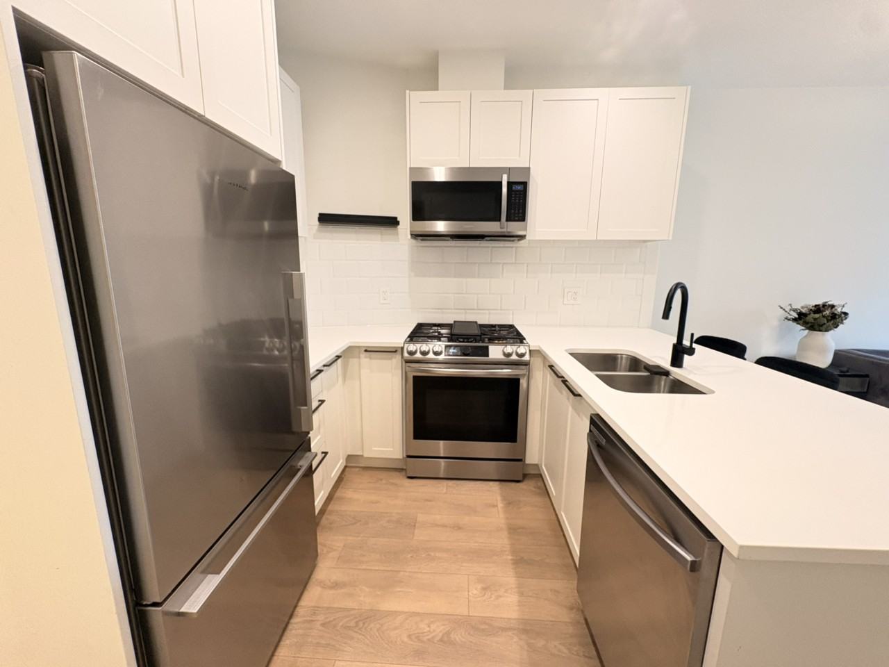 5415 Brydon Cres - Photo 2 of 18