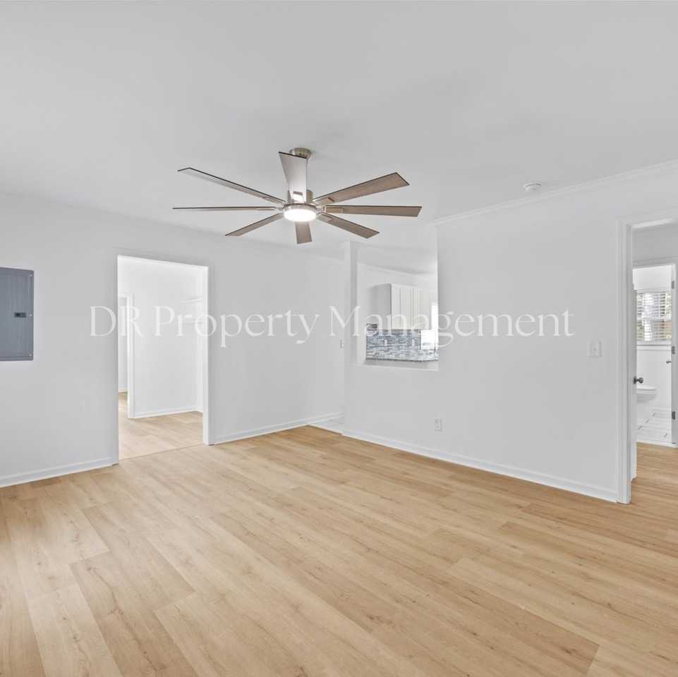 219 S Circle Dr - Photo 2 of 16