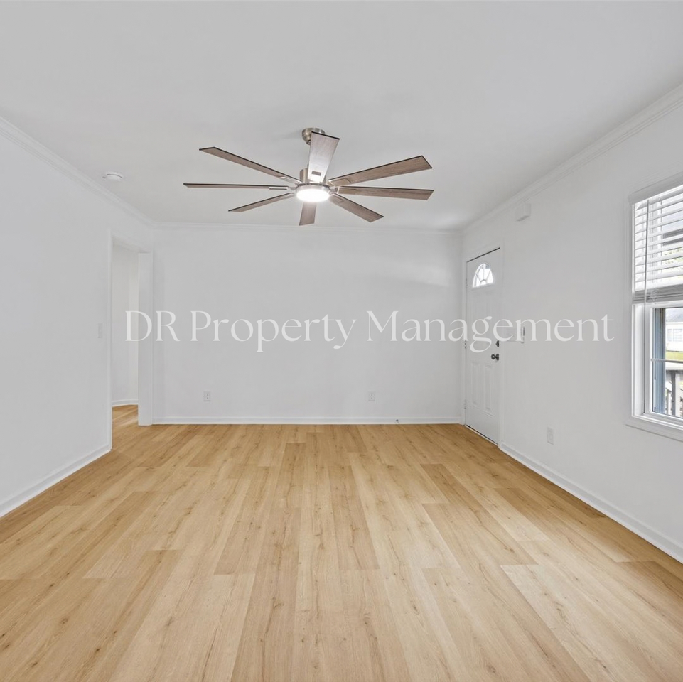 219 S Circle Dr - Photo 3 of 16