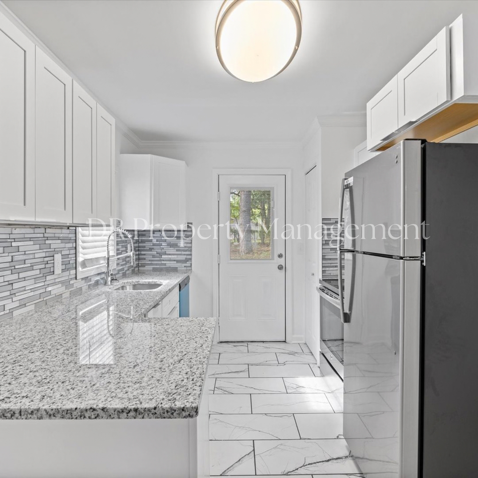 219 S Circle Dr - Photo 5 of 16