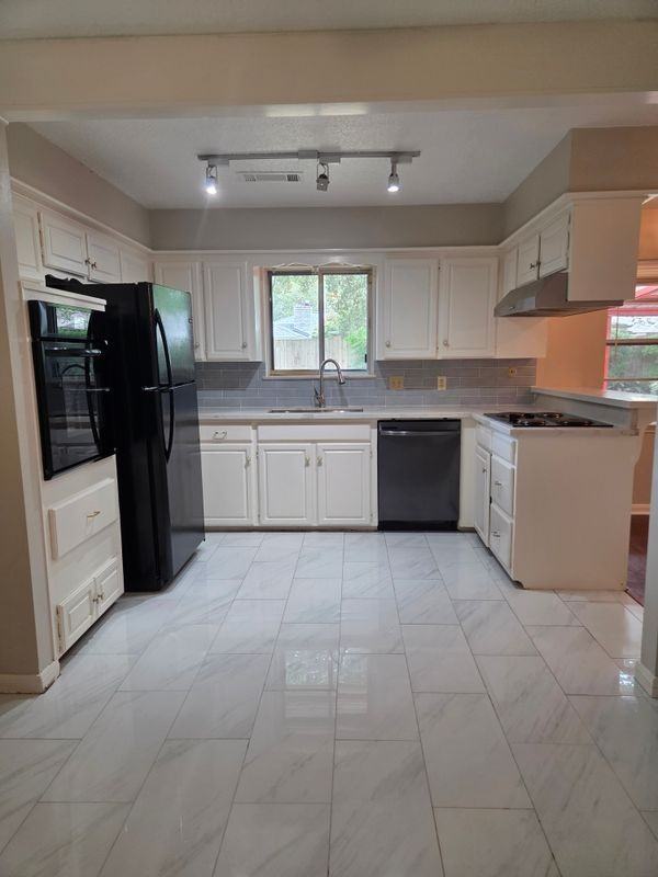 1510 Neptune Ln - Photo 4 of 16