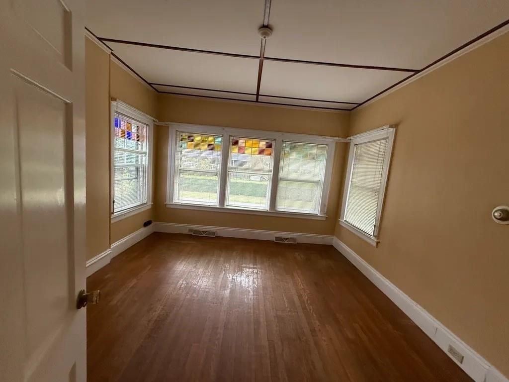 128 Wentworth Ave ##1 - Photo 6 of 9