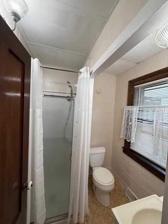 128 Wentworth Ave ##1 - Photo 7 of 9