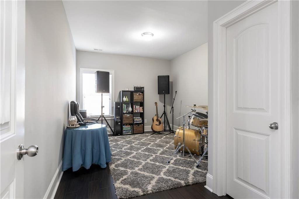 5320 Ripken Rd - Photo 7 of 19