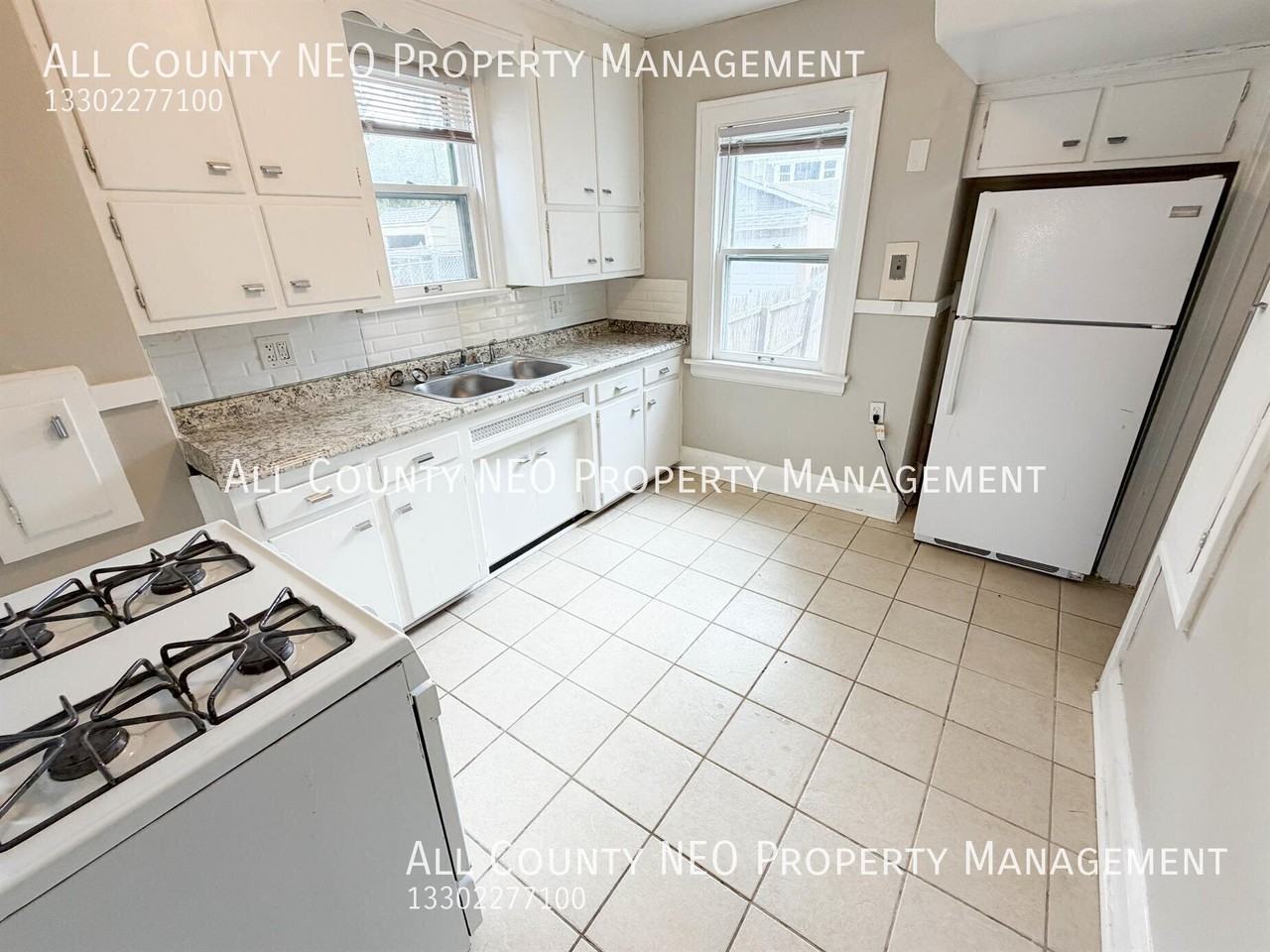 3276 Tullamore Rd - Photo 4 of 15