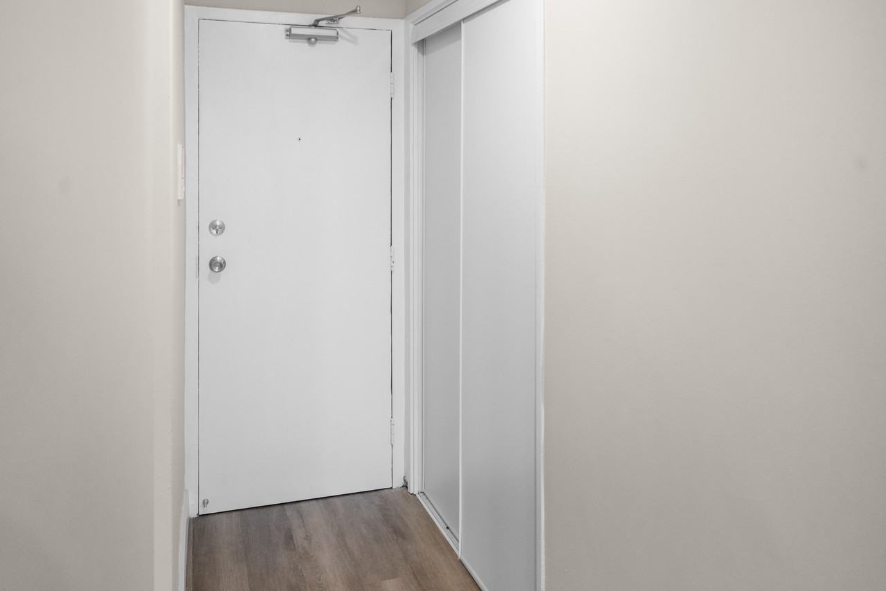 280 Dundas Street East - Photo 2 of 12