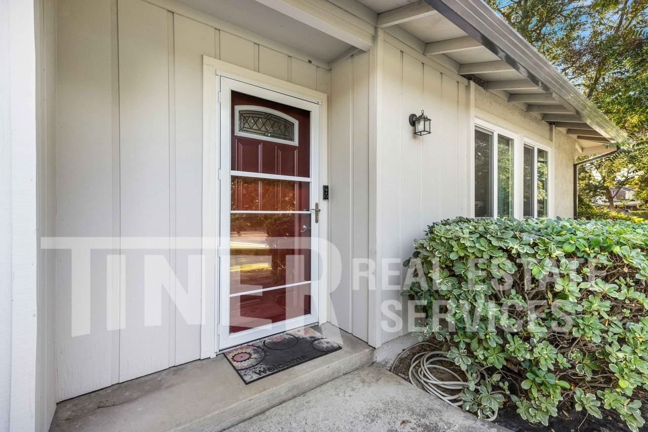 6601 Kristen Ct - Photo 6 of 24