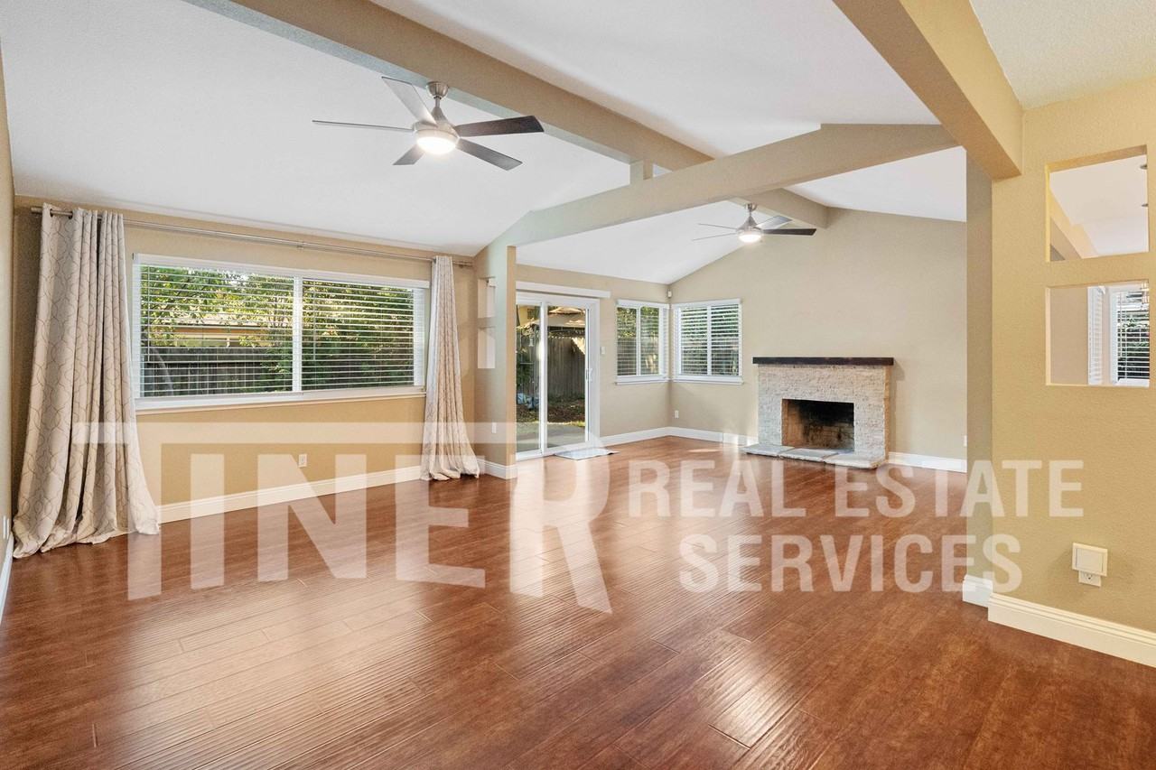 9259 Medallion Way - Photo 3 of 27
