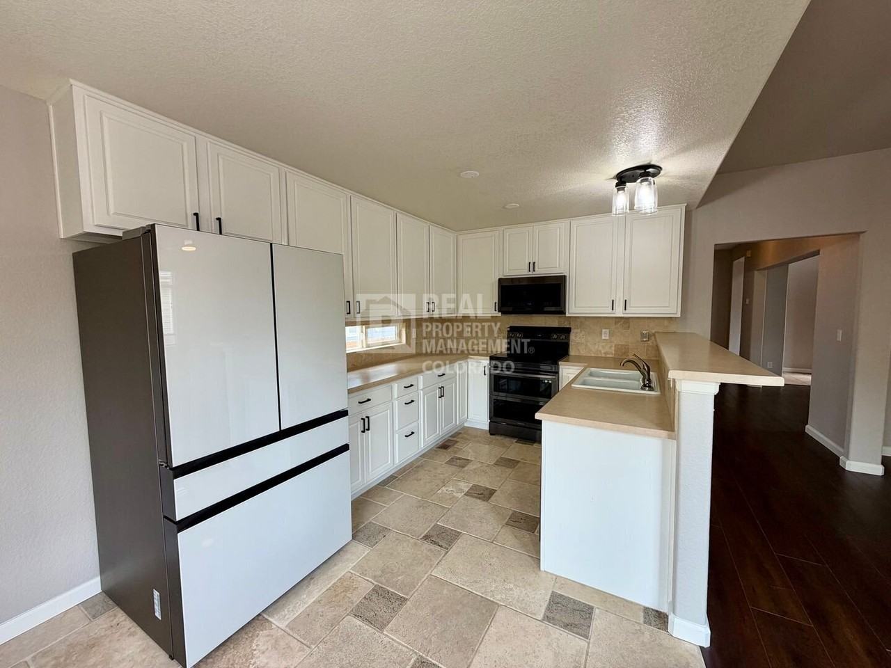 10072 Wyandott Cir S - Photo 2 of 22