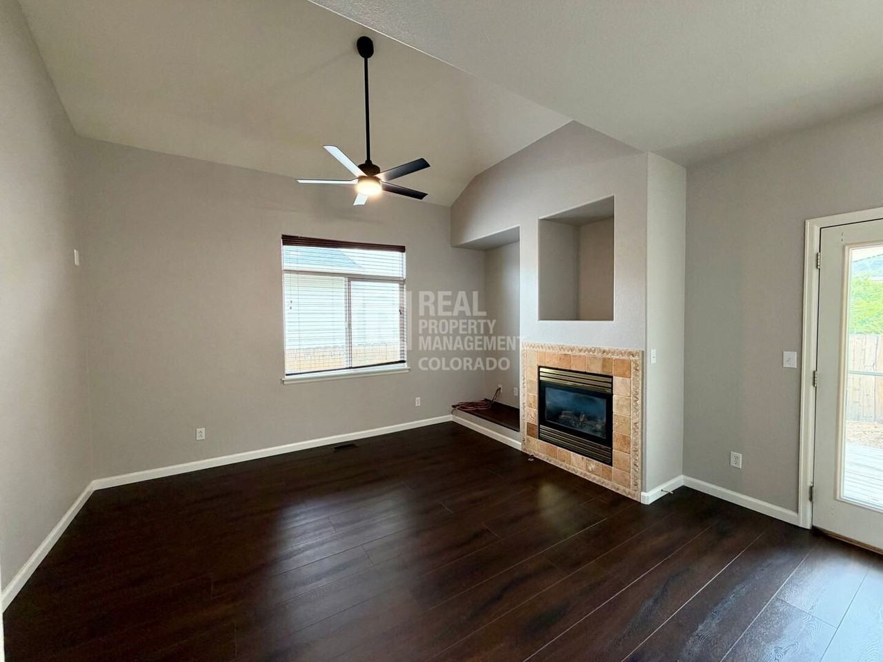 10072 Wyandott Cir S - Photo 4 of 22