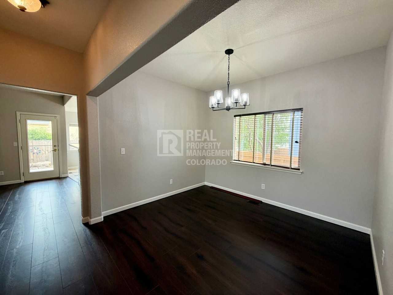 10072 Wyandott Cir S - Photo 5 of 22