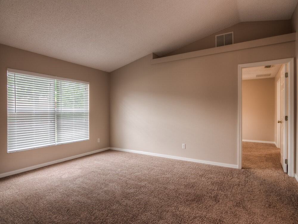 12304 Woodglen Cir - Photo 2 of 18