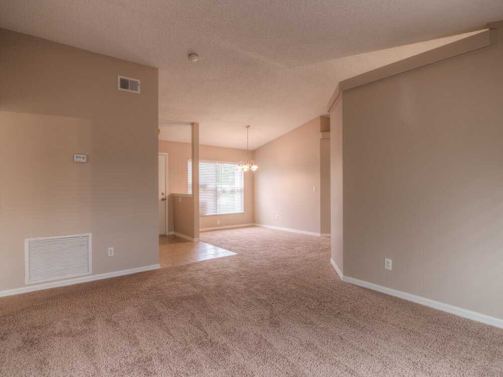 12304 Woodglen Cir - Photo 3 of 18