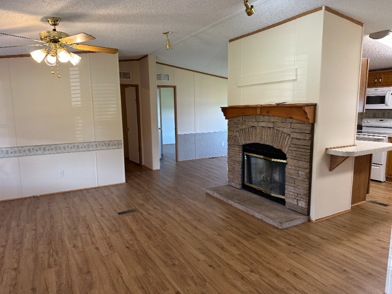 122 James Way - Photo 2 of 21
