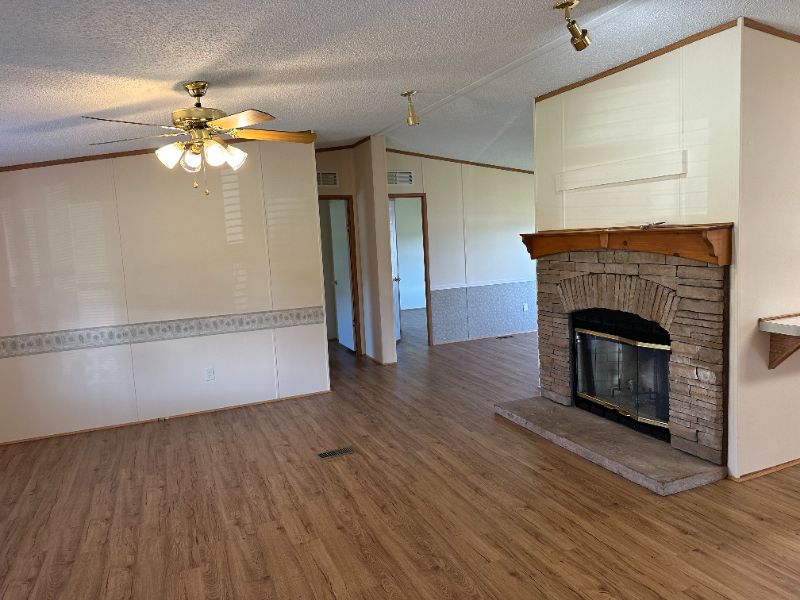122 James Way - Photo 3 of 21