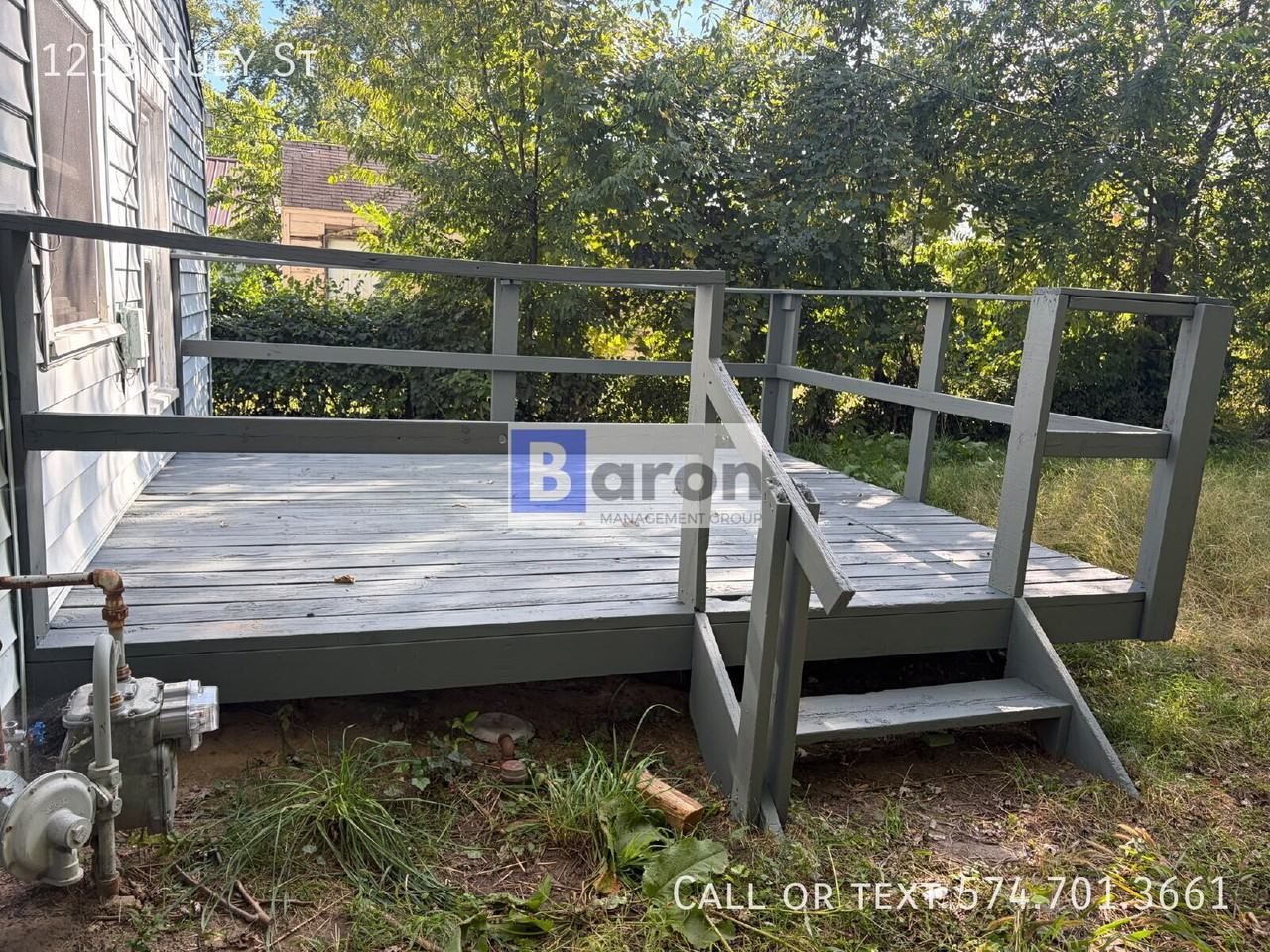 1233 Huey St - Photo 2 of 9