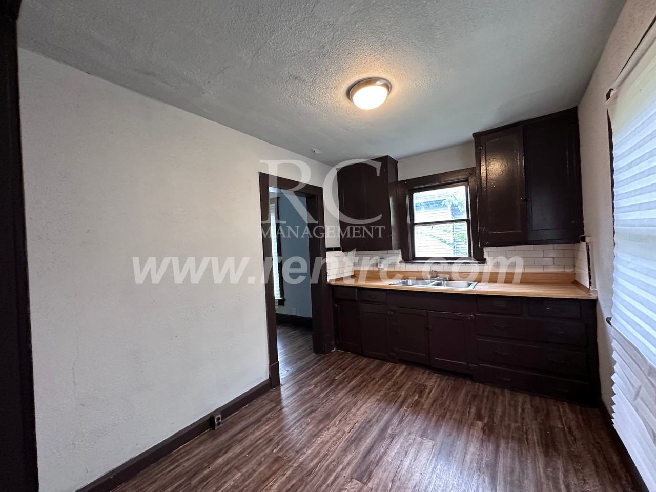 1218 Chandler St - Photo 5 of 15