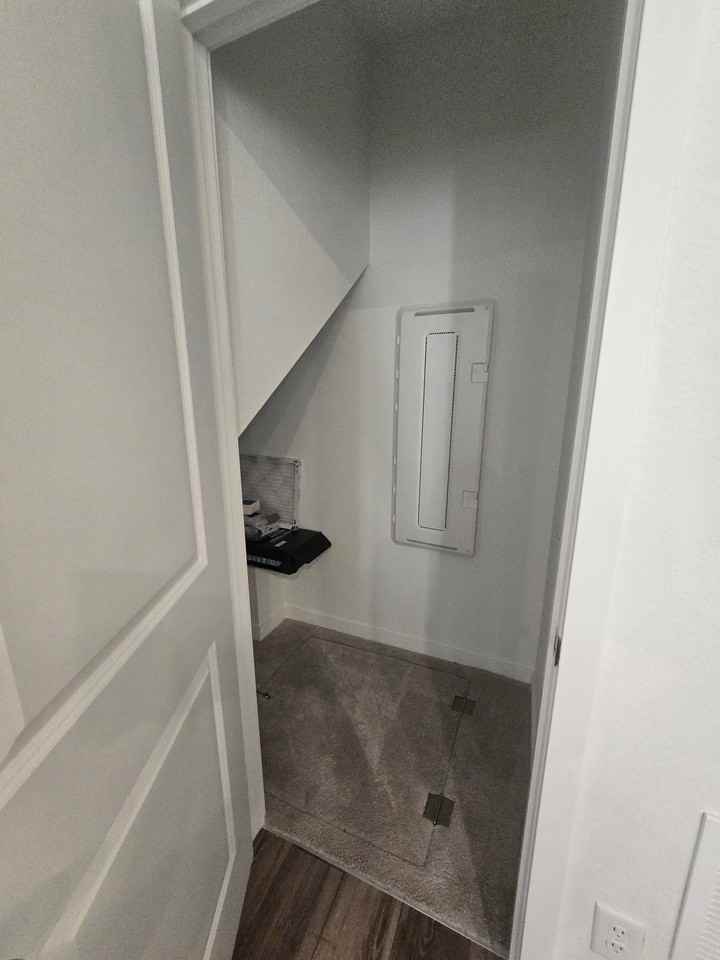 5382 Second Ave - Photo 6 of 22