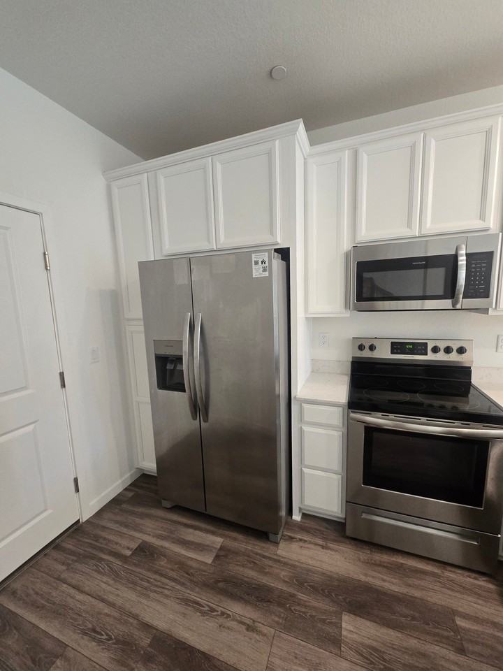 5382 Second Ave - Photo 7 of 22