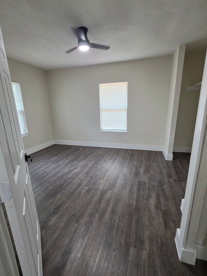 2633 Hickman St - Photo 5 of 11