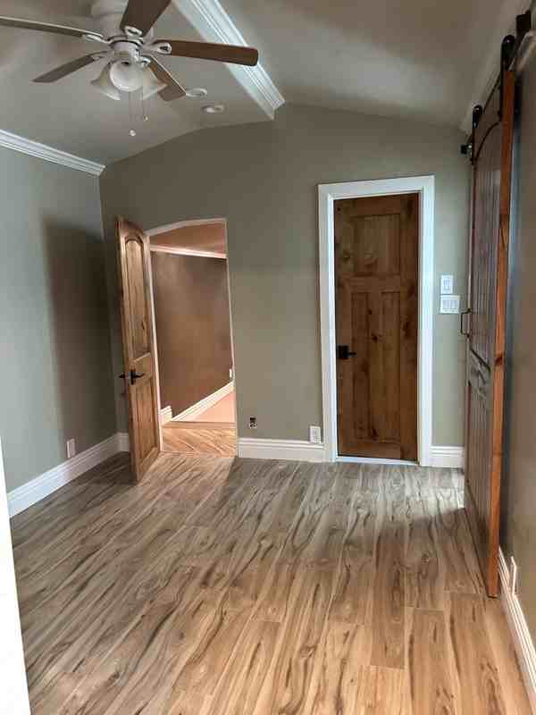 3085 Roosevelt St #B - Photo 3 of 14