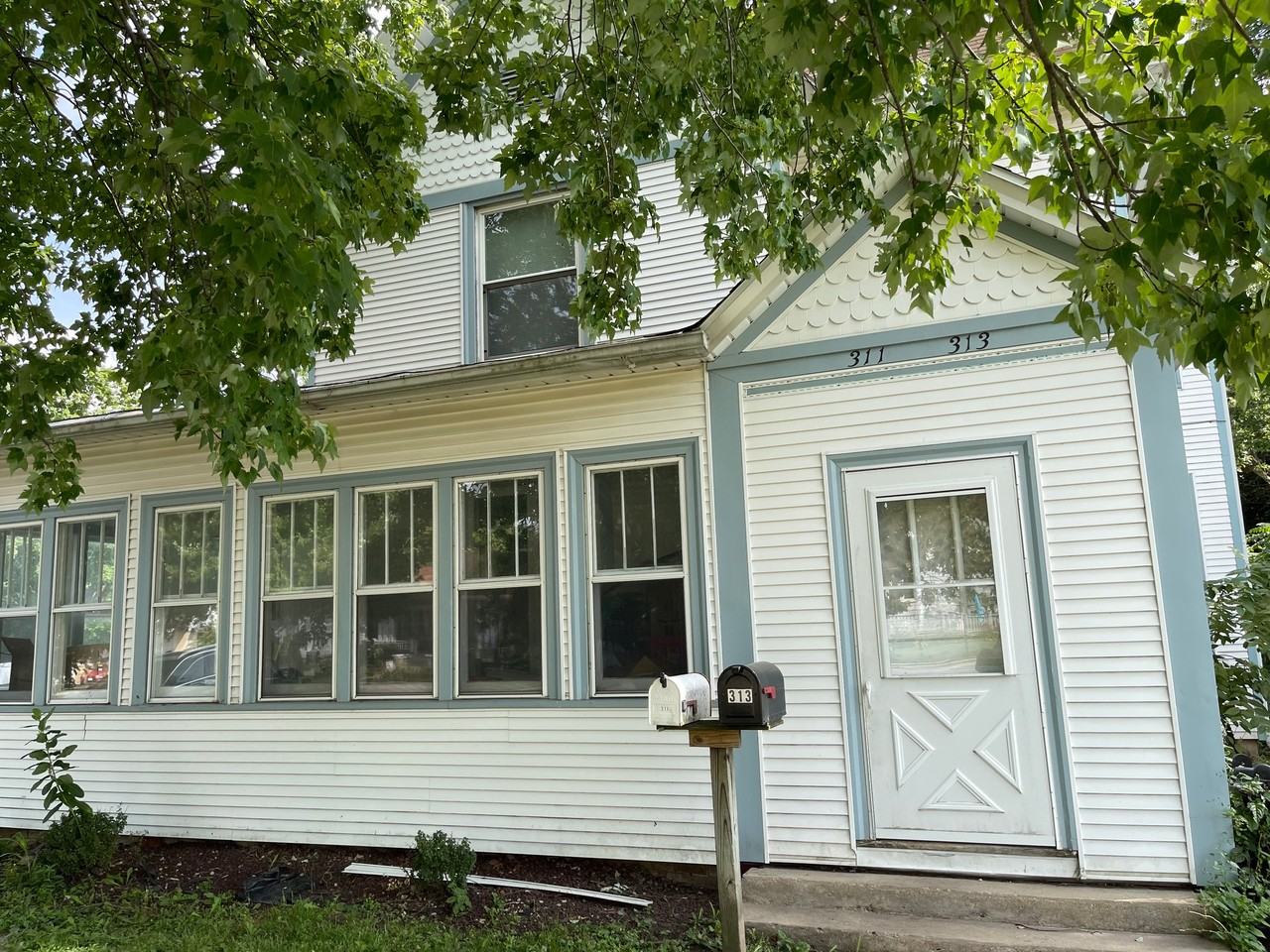 313 W Main St - Photo 2 of 50