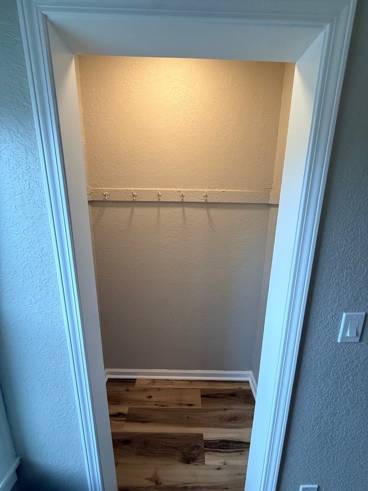 2100 S 28th St - Photo 5 of 18