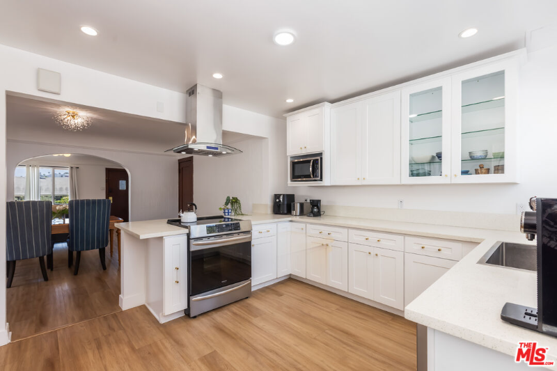 1365 Keniston Ave #NA - Photo 6 of 20