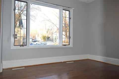 648 Hyacinth Ave E - Photo 2 of 15