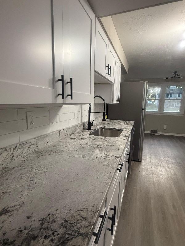 8133 Midland Rd - Photo 4 of 15